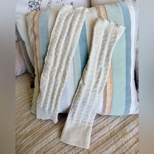 🤍3/$15 Cream Knit Leg Warmers🤍